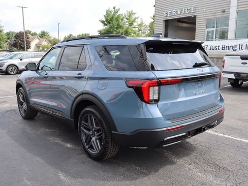 New 2026 Ford Explorer ST-Line w/ ST-Line Street Pack AWD/4WD image 5