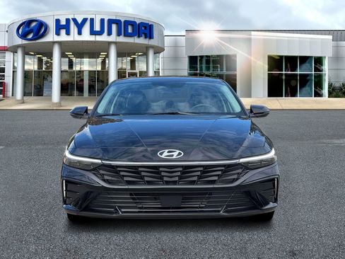 New 2026 Hyundai Elantra Limited FWD image 12