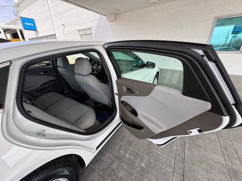 Used 2024 Chevrolet Malibu LS FWD image 22