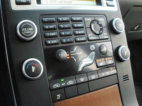 Used 2010 Volvo S80 3.2 image 40