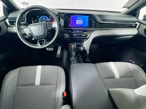 Used 2025 Toyota Camry SE FWD image 29