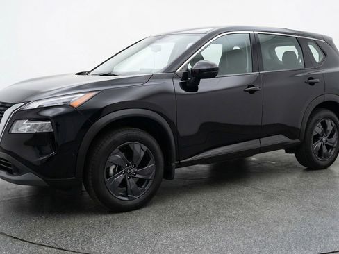 Used 2025 Nissan Rogue SV FWD image 3
