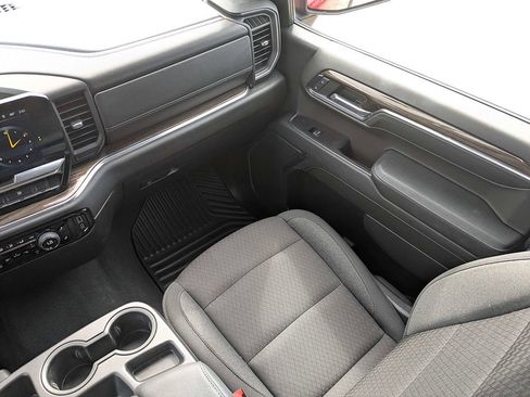 Used 2024 Chevrolet Silverado 1500 LT AWD/4WD image 17