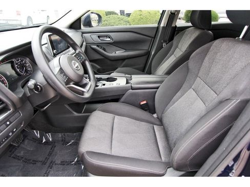 Used 2024 Nissan Rogue SV FWD image 6