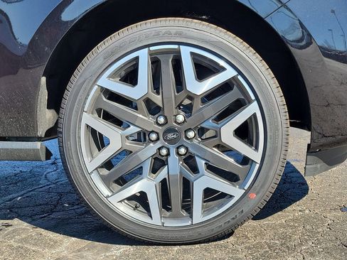 New 2026 Ford Expedition Max Platinum w/ Platinum Ultimate Package image 9