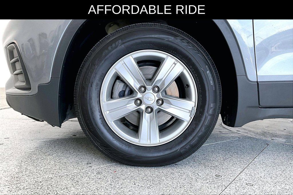 Used 2020 Chevrolet Trax LS w/ Tint and Cruise Package FWD image 12