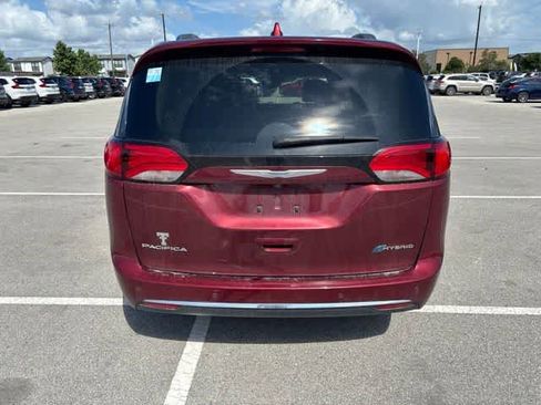 Used 2020 Chrysler Pacifica Limited w/ Advanced Safetytec Group FWD image 4