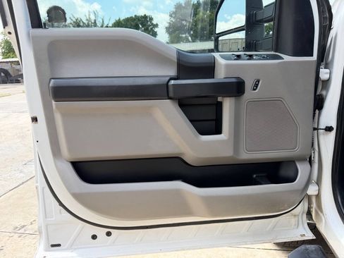Used 2019 Ford F250 XL w/ Power Equipment Group AWD/4WD image 9