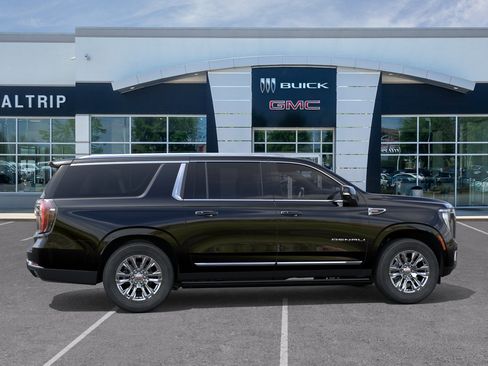 New 2026 GMC Yukon XL Denali w/ Sun & Power Step Package AWD/4WD image 7