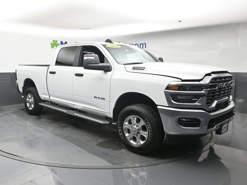Used 2026 RAM 2500 Big Horn AWD/4WD image 2