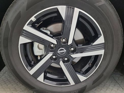 Used 2025 Nissan Sentra SV w/ All-Weather Package FWD image 31