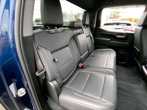 Used 2023 GMC Sierra 1500 SLT w/ SLT Convenience Package image 17