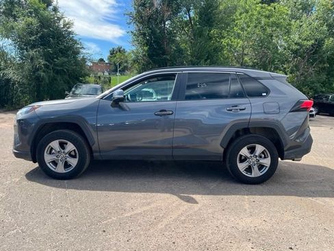 Used 2025 Toyota RAV4 XLE AWD/4WD image 2