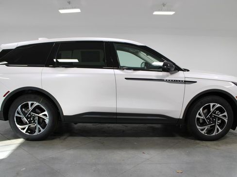 New 2026 Lincoln Nautilus Premier w/ Equipment Group 102A AWD/4WD image 10