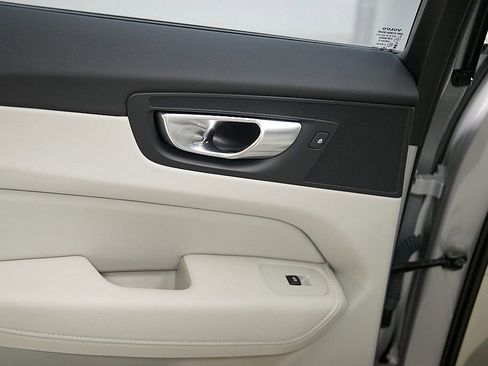 Certified 2024 Volvo XC60 T8 Ultimate w/ Protection Package Premier image 21