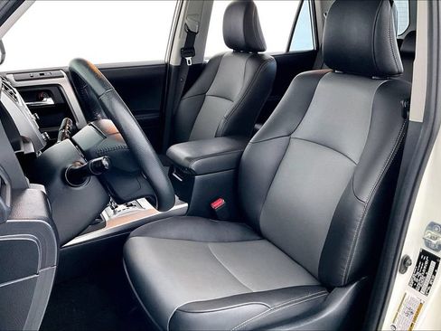 Used 2023 Toyota 4Runner SR5 Premium w/ Moonroof Package AWD/4WD image 32