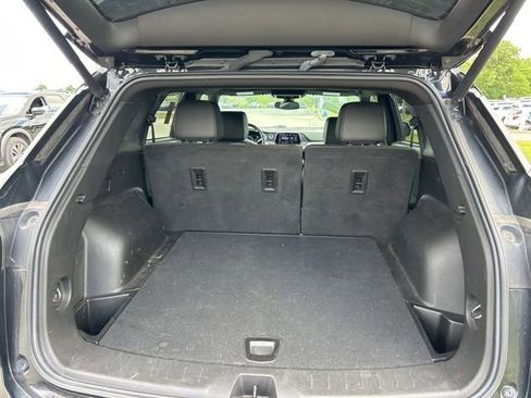 Used 2022 Chevrolet Blazer Premier AWD/4WD image 10