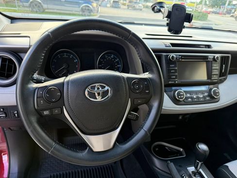 Used 2018 Toyota RAV4 XLE FWD image 14