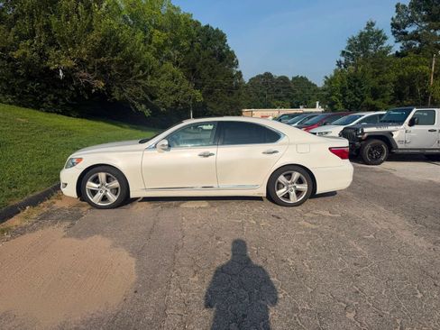 Used 2011 Lexus LS 460 w/ Comfort Pkg RWD image 4