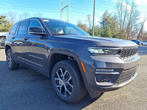 New 2025 Jeep Grand Cherokee Limited image 2