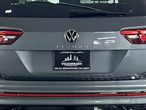 Used 2024 Volkswagen Tiguan SE R-Line image 35