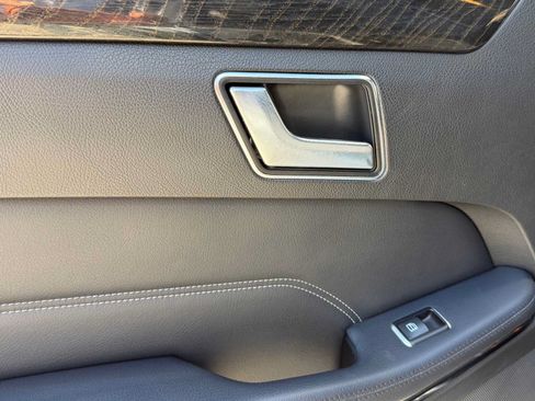Used 2016 Mercedes-Benz E 350 Sedan image 38