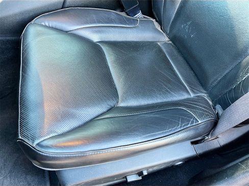 Used 2021 Chrysler 300 Touring L image 18