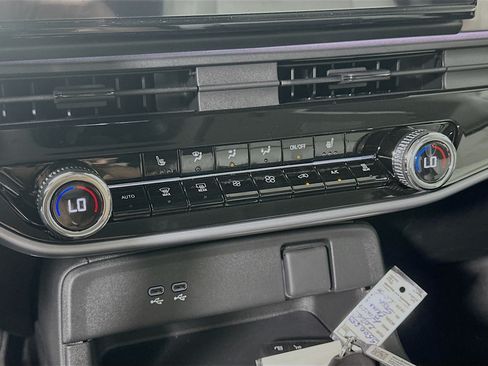 Used 2025 Honda Prologue Touring image 16