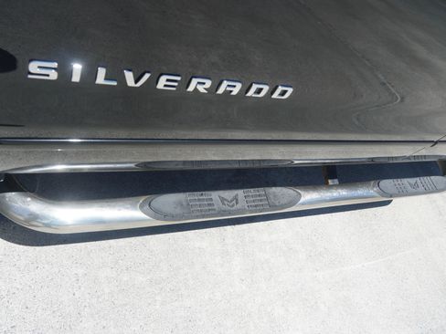Used 2018 Chevrolet Silverado 1500 LT AWD/4WD image 16