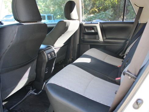 Used 2015 Toyota 4Runner SR5 image 11