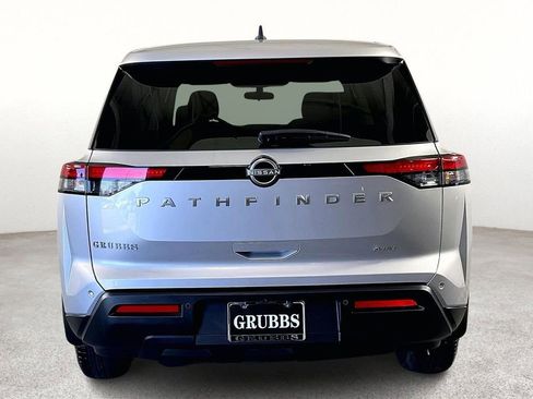 Used 2025 Nissan Pathfinder S image 6
