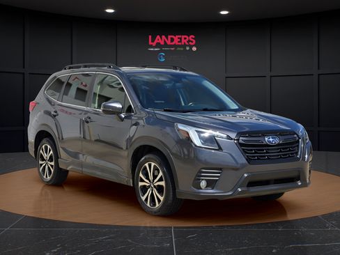 Used 2023 Subaru Forester Limited AWD/4WD image 5