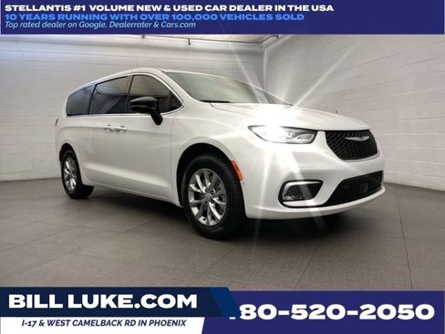 New 2026 Chrysler Pacifica Select FWD image 1