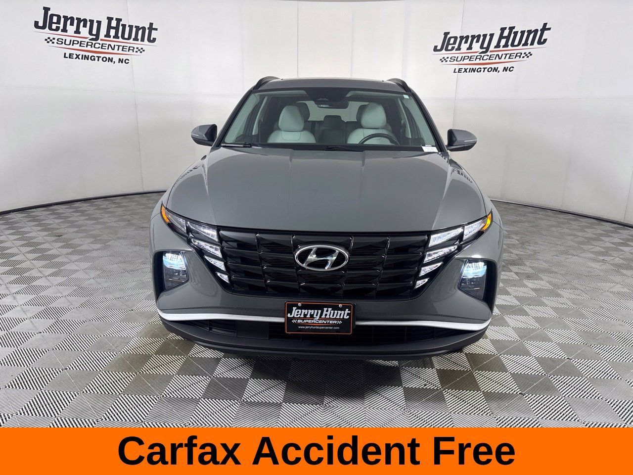 Used 2024 Hyundai Tucson SEL w/ Convenience Package FWD image 3