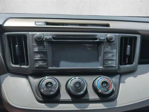 Used 2013 Toyota RAV4 LE AWD/4WD image 16