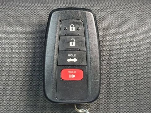Used 2022 Toyota Corolla LE w/ LE Convenience Package FWD image 32