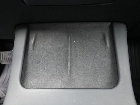 Used 2023 Tesla Model 3 Standard Range image 9