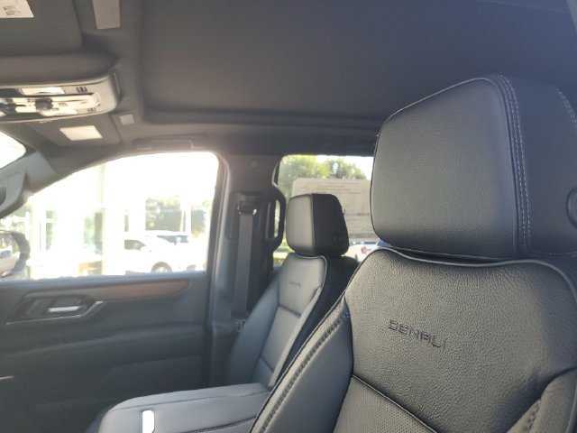 New 2026 GMC Yukon Denali w/ Sun & Power Step Package AWD/4WD image 8
