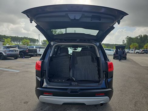 Used 2019 GMC Acadia SLE w/ LPO, Floor Liner Package FWD image 18