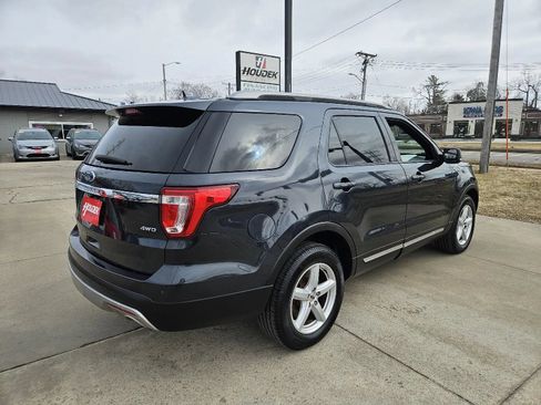 Used 2017 Ford Explorer XLT w/ Equipment Group 202A AWD/4WD image 6
