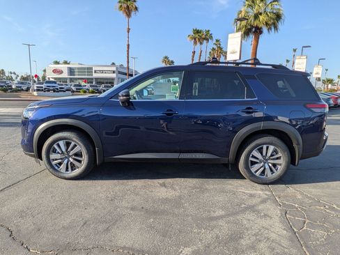 New 2026 Nissan Pathfinder SL FWD image 3