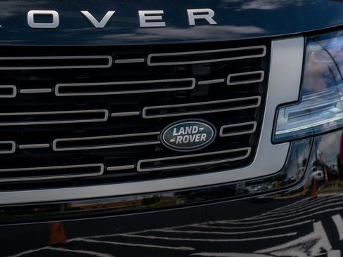 Used 2022 Land Rover Range Rover SE AWD/4WD image 7