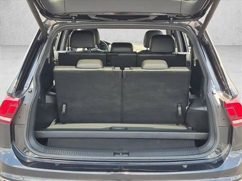 Used 2018 Volkswagen Tiguan SEL w/ R-Line Package FWD image 6