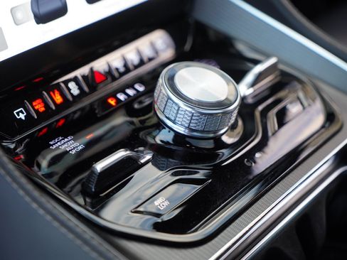 Used 2022 Jeep Grand Wagoneer Series II image 32