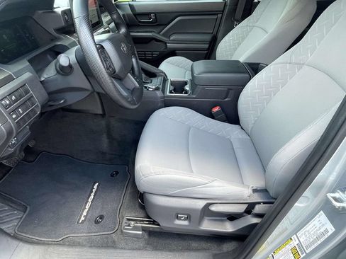 Used 2025 Toyota Tacoma SR5 AWD/4WD image 14