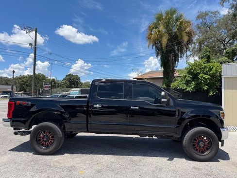 Used 2018 Ford F250 XLT w/ XLT Premium Package AWD/4WD image 4