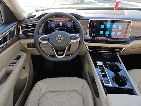 New 2026 Volkswagen Atlas SE image 8