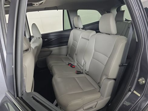 Used 2016 Honda Pilot Touring image 26
