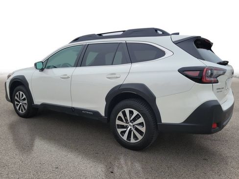 Used 2023 Subaru Outback Premium AWD/4WD image 3