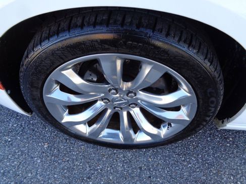 Used 2017 Chrysler 300 C RWD image 30